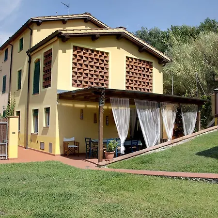 Rustico Con Piscina Massarosa